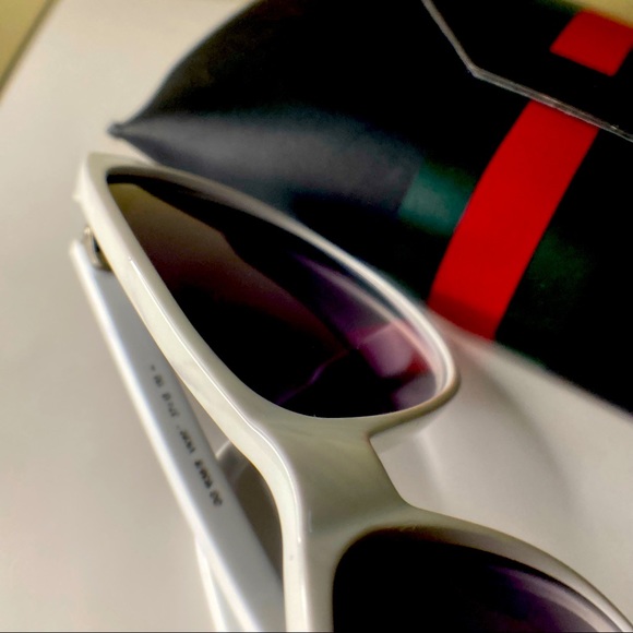 Authentic Gucci 1636/S Sunglasses - Picture 2 of 7
